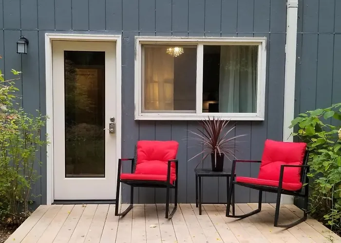 Creekside Bed And Breakfast Guest Room